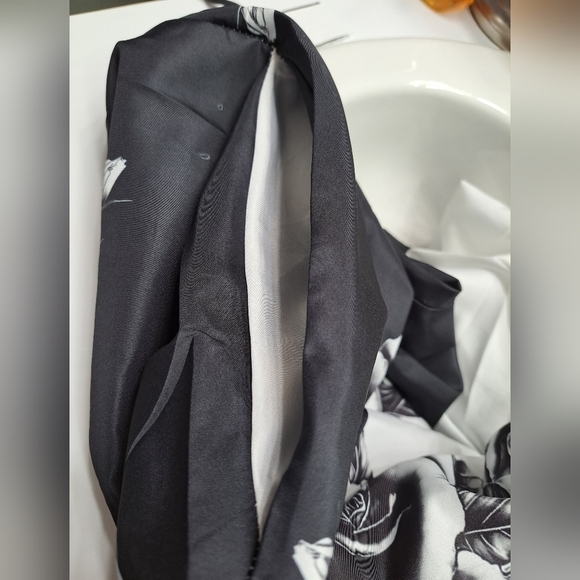 Slip Dress With A Floral Pattern - Picture 5 of 5